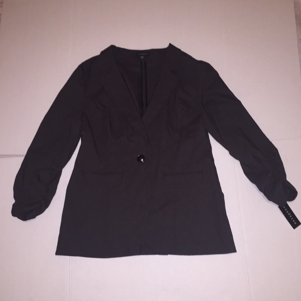 NWT: XXL METAPHOR BLAZER W/ Ruffles